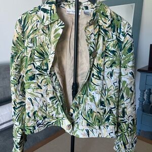 Dana Buchman Green and Cream Patterned Blazer 100% linen. Lined. Gorgeous!